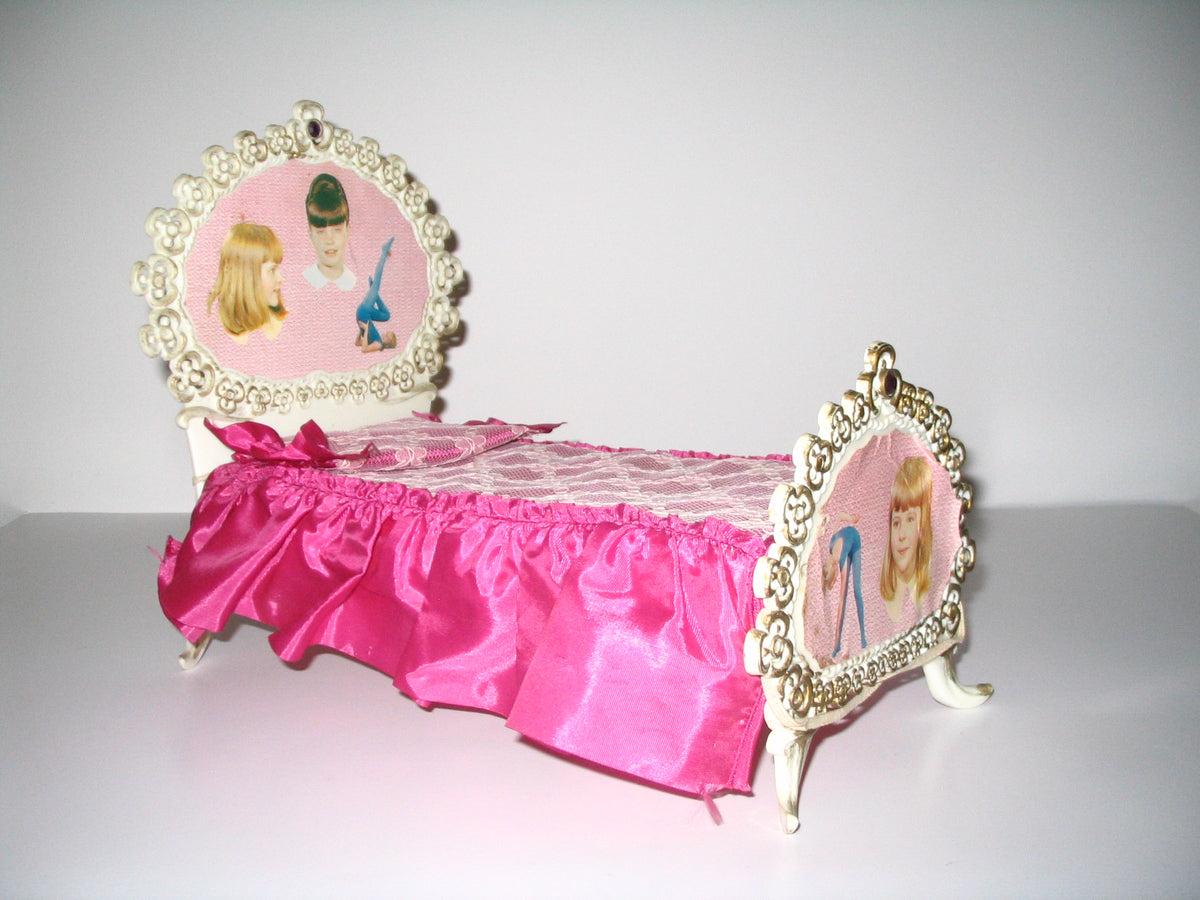Vintage barbie bed on sale